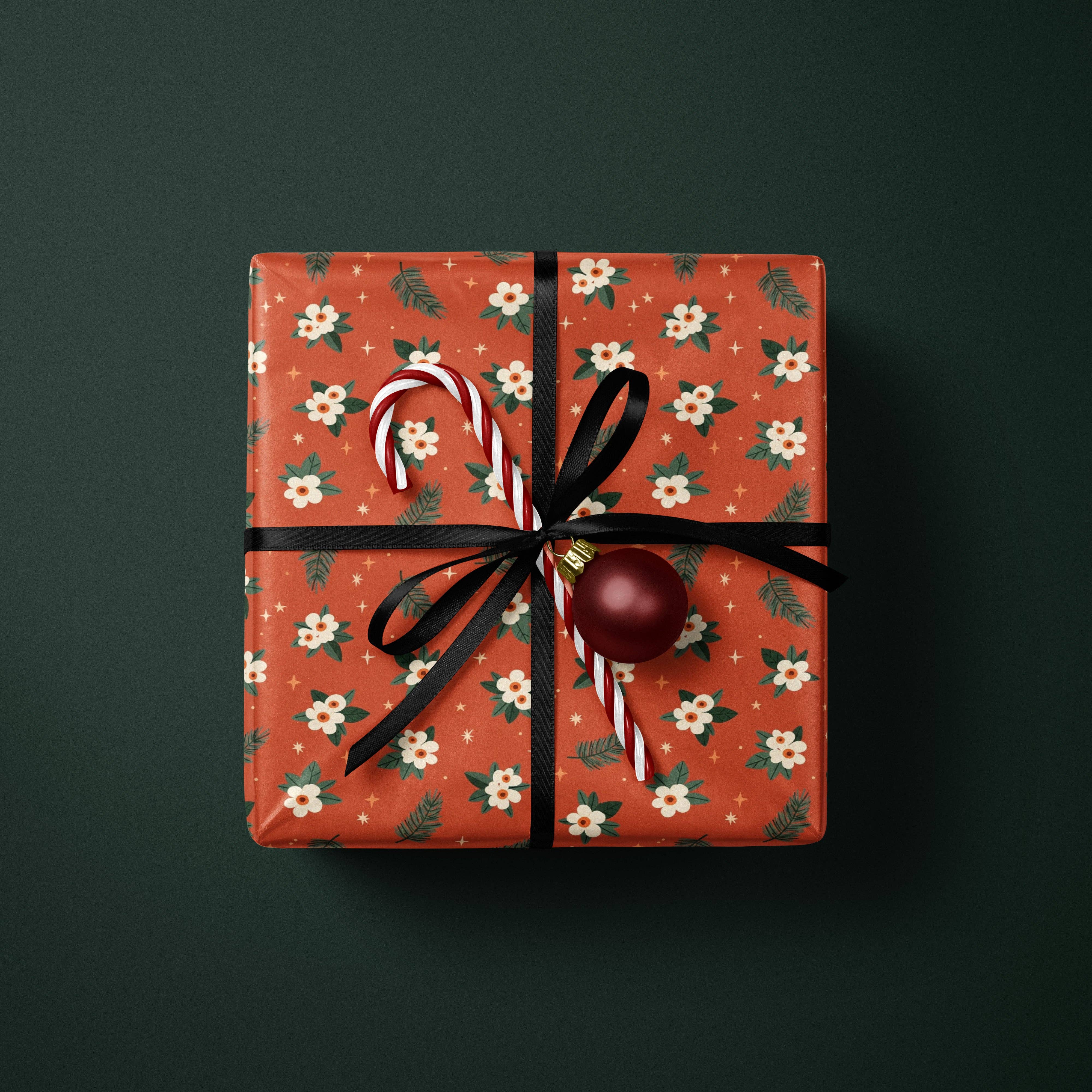 MagicMerchEmporium – wholesale Wrapping paper roll – Floral Gift Wrap with Pine & Stars2