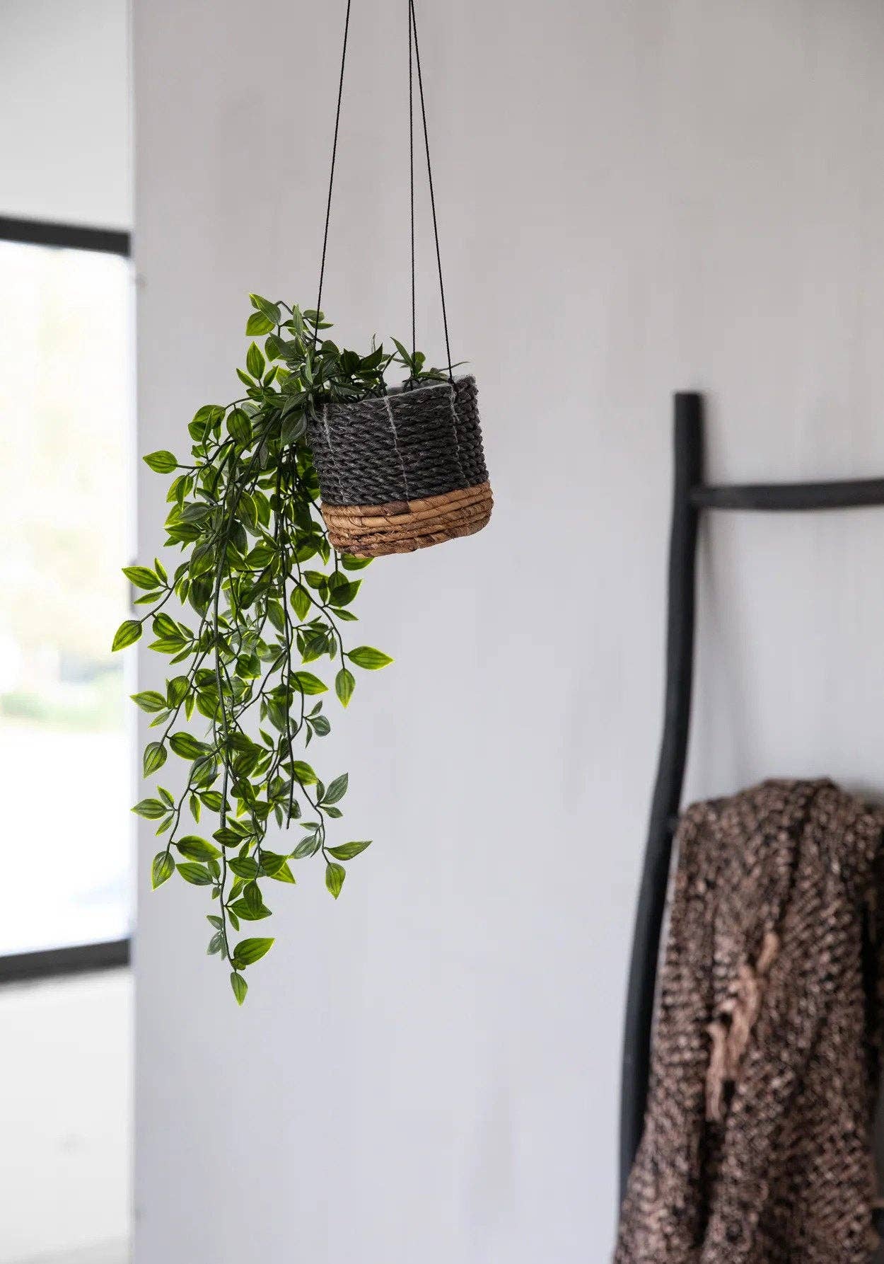 Bazar Bizar Living - Wholesale Hanging Planter - The Banana Plant Hanger - Natural Black - S2