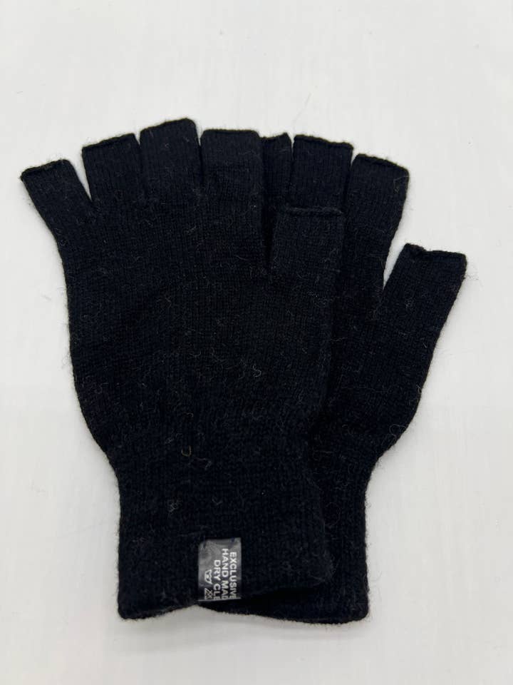 Svarta kashmirfingervantar handgjorda i Nepal för wholesale av NURBU INC.