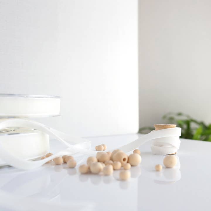 Ruban de velours double face blanc nuptiale pour la vente par Such Good Supply