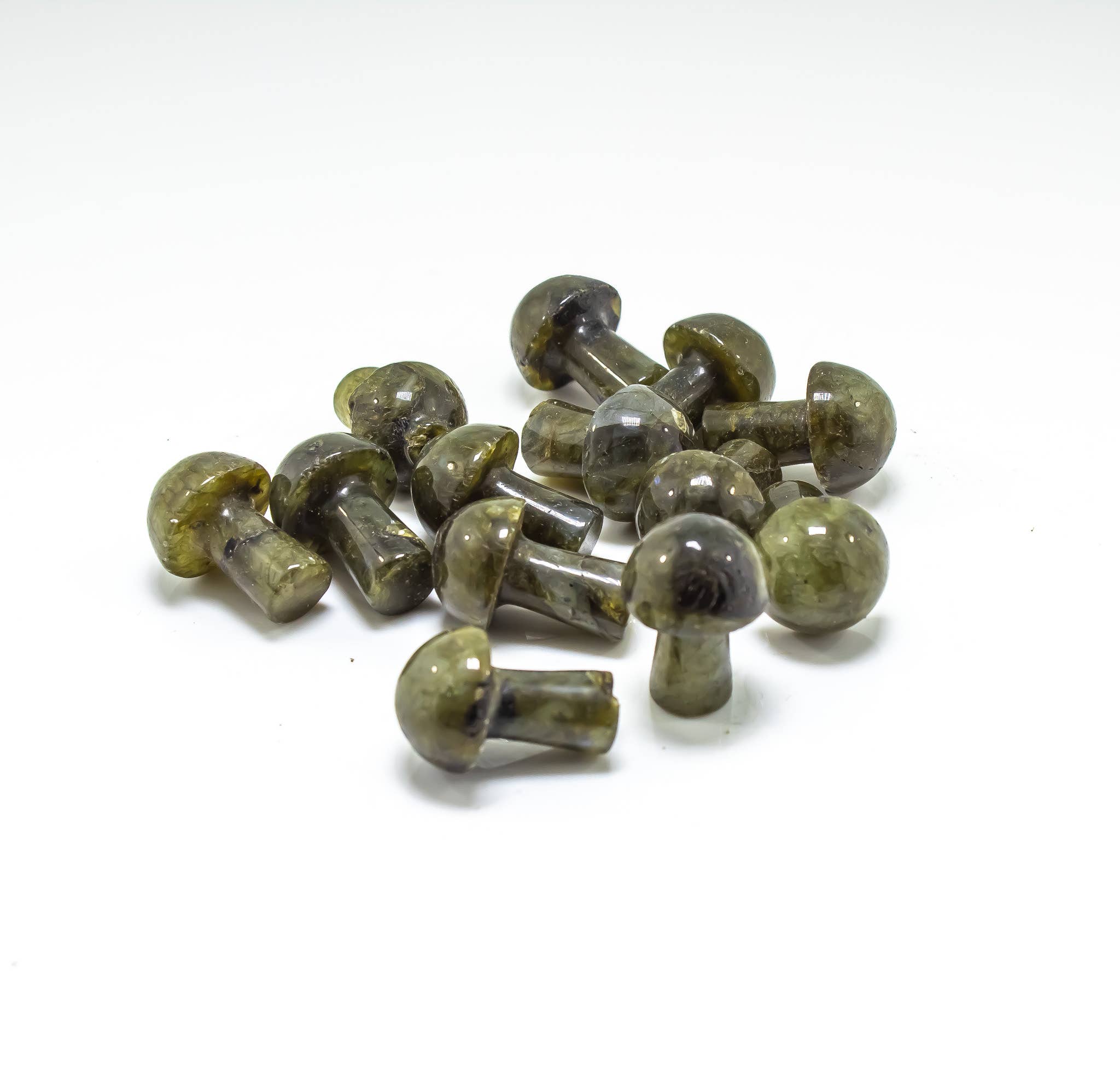 Quasar Gems USA - Vente Pierre et cristal de spiritualité - Mini champignons en pierres précieuses assorties1