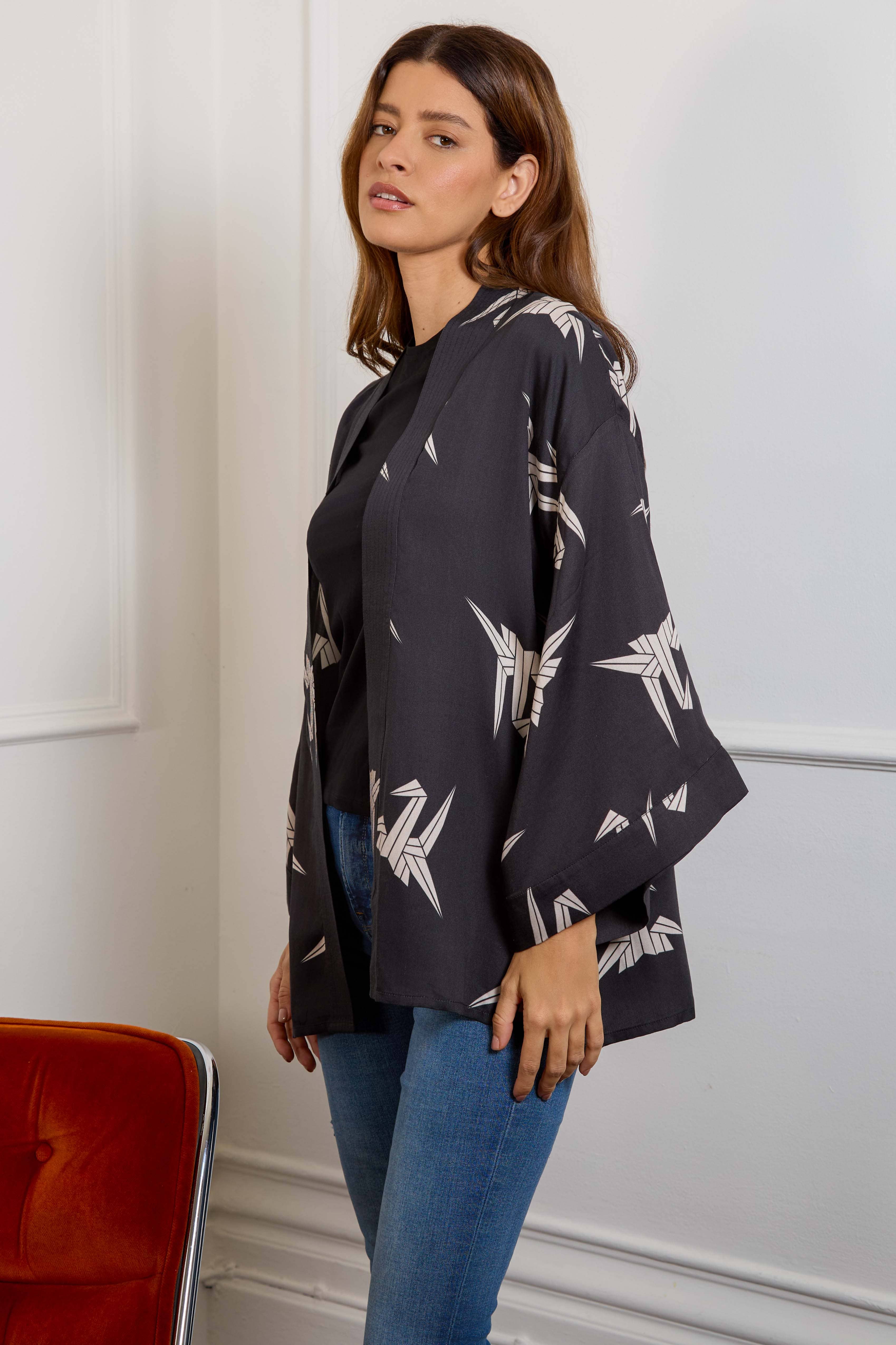 Artemis Muse - Wholesale Kimono - Women's - Japanese Origami Bird Print Black & Ivory Short Light Weight Kimono4