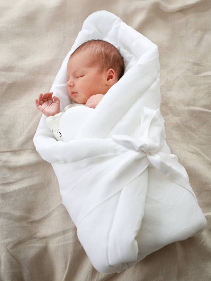 Babyly Linen Baby Wrap/ Swaddle - White Babyly Linen Baby Wrap/ Swaddle - White