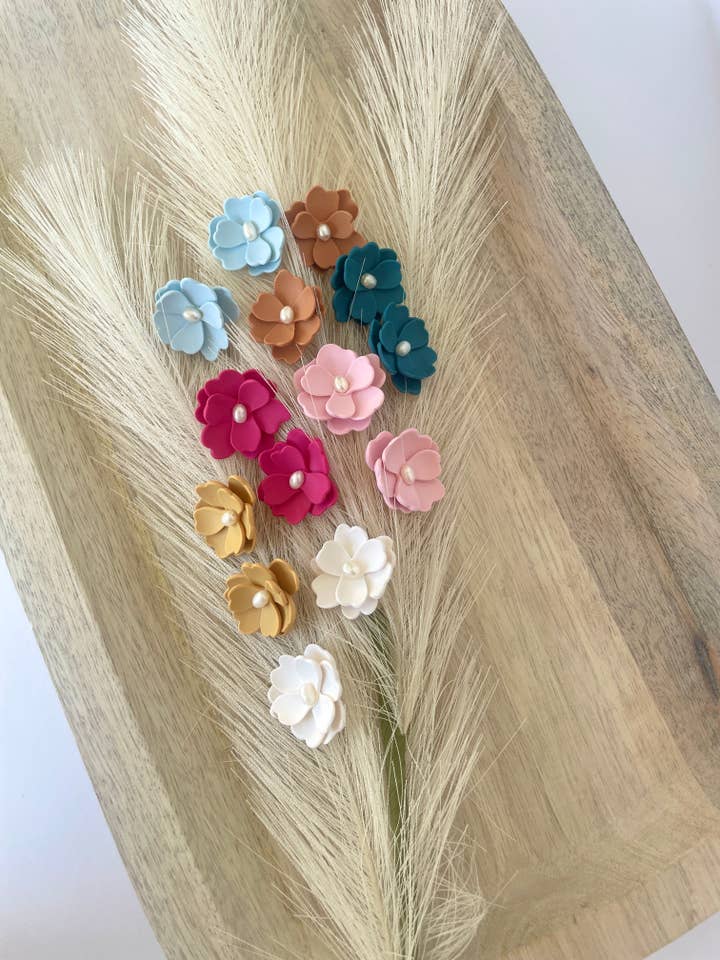 Oversized bloemenoorbellen voor wholesale door Parlie Designs