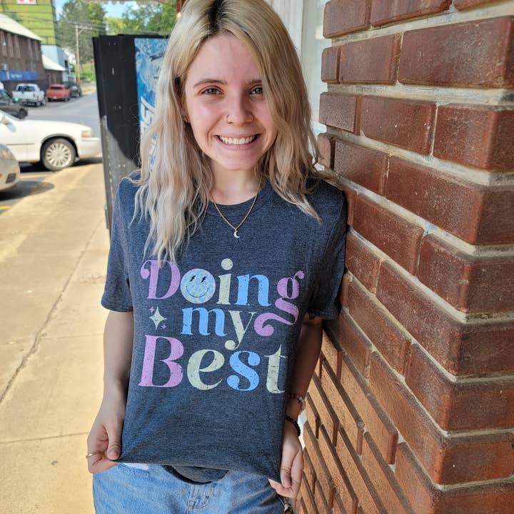 Plain Apparel Tees - Vendita all'ingrosso Maglietta serigrafata - Donna - Maglietta con grafica Doing My Best0