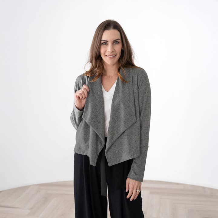 Il Blazer Accorciato per la vendita all'ingrosso da parte di Encircled