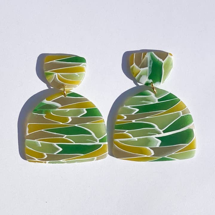 Colgantes de arco ancho de «vidrieras» verdes para venta al por mayor de The Color Theory