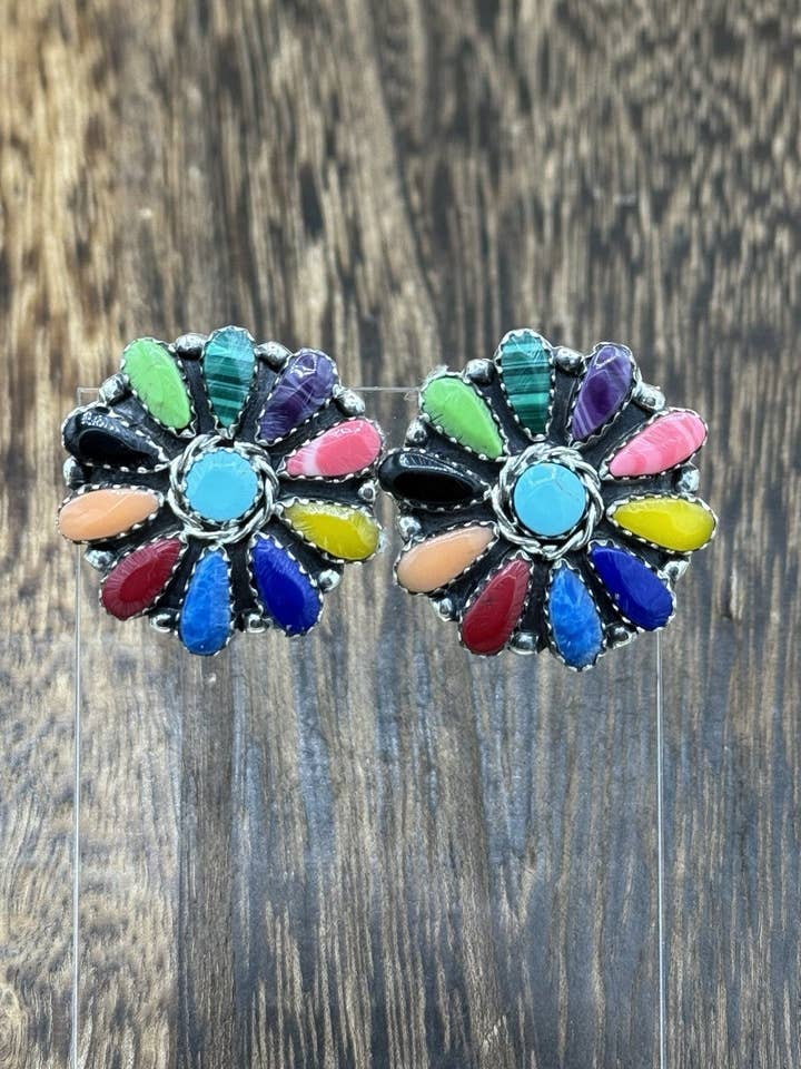 Indiansk Navajo håndlavede øreringe i sterlingsølv med flerfarvet klynge. for engroshandel hos Native City Jewelry