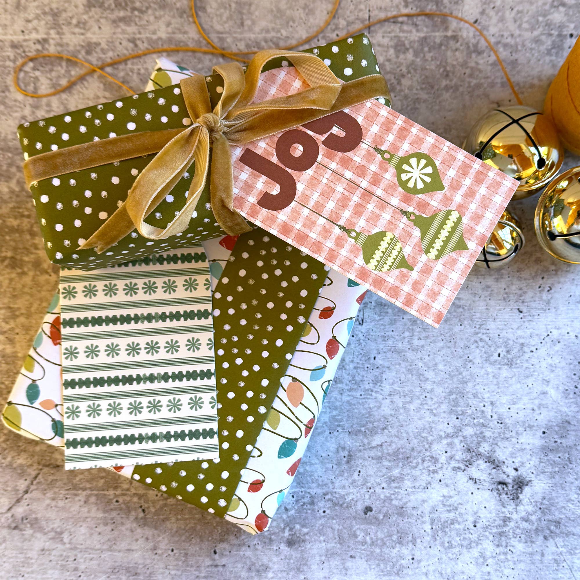 Slow Notes - Wholesale Flat Wrap - Retro Lights + Snowy Dots Double-Sided Wrapping Paper3