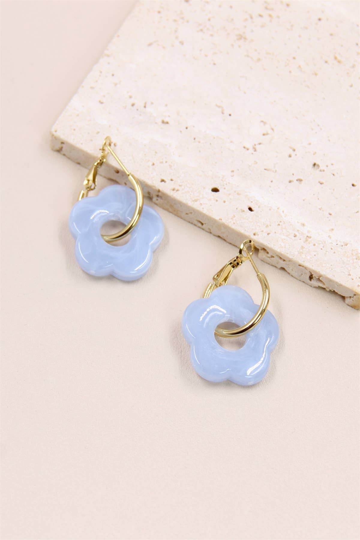 BELLISSIMA BIJOUX – wholesale Dangle earrings – Flower Earrings in Resin and Stainless Steel5