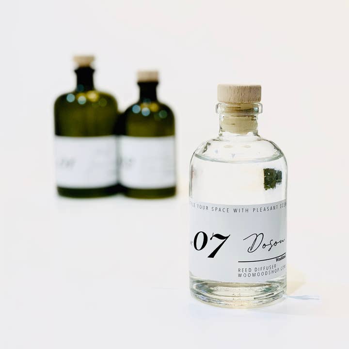 WooMood - Wholesale Reed Diffuser - Small Green Leaf Cork Top Dark Reed Diffuser