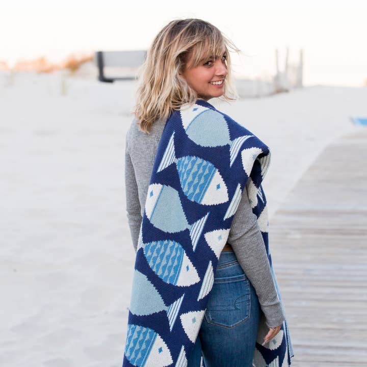 Couverture en tricot durable en coton | Cadeau d'été - Grand poisson côtier pour la vente par In2Green