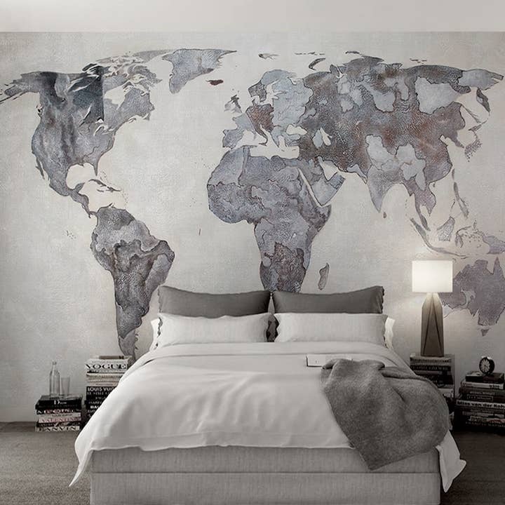 Papier peint amovible carte du monde rétro monochrome pour la vente par GK Home Decor