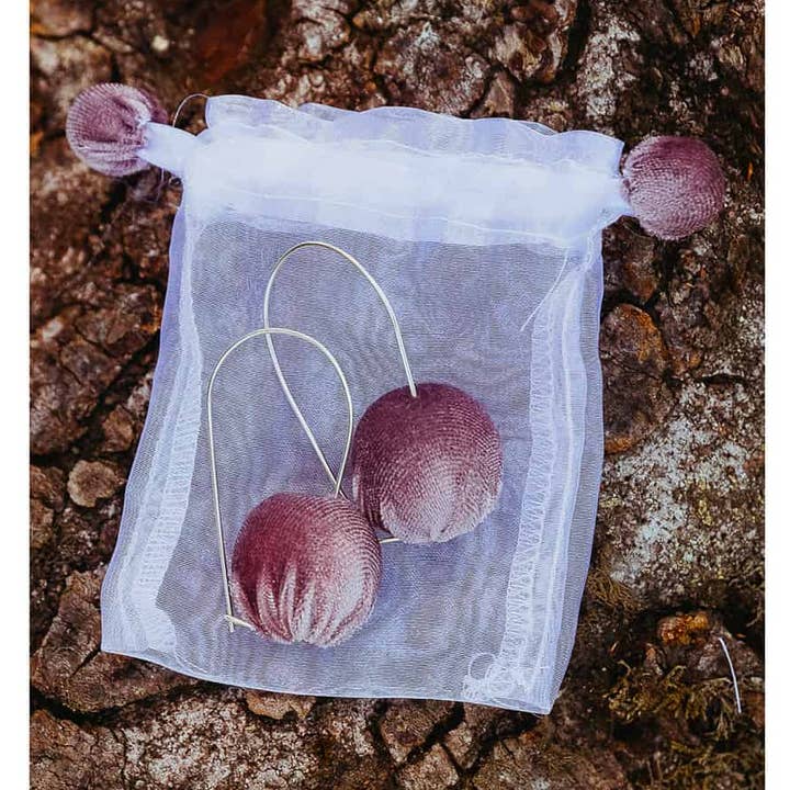 Velvet orecchini L per la vendita all'ingrosso da parte di LOOM Fair Trade