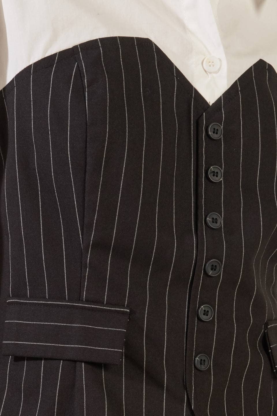 BLACK WHITE A woven top - FT1340 for wholesale on Faire5