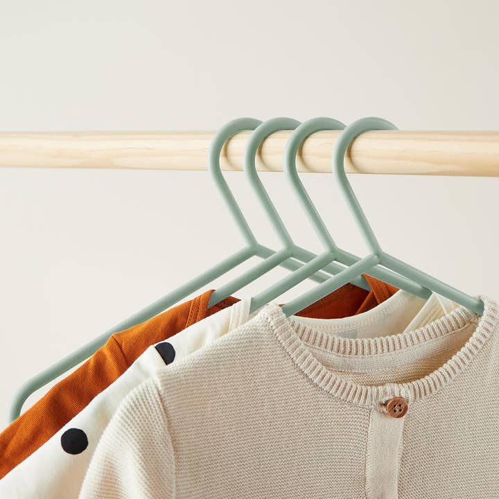 Bieco Spielwaren – Cabides por atacado – Conjunto com 8 cabides mint para roupas1