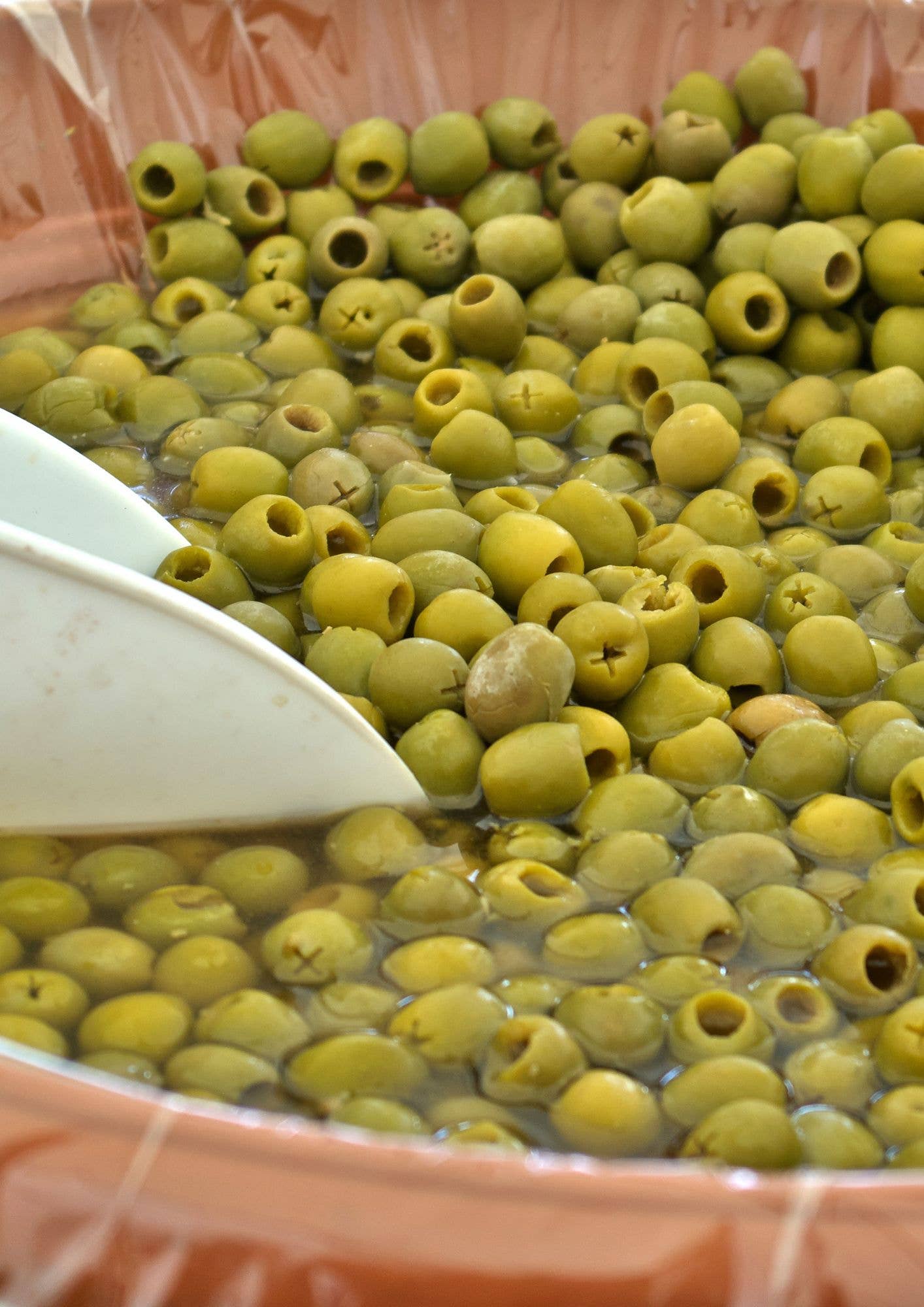 Helene Delices Grecs - Wholesale Olives - BULK Pitted Green Olives ORGANIC 4.3kg1
