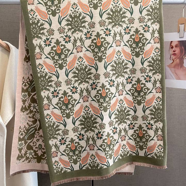 Funkyrel® Atzbranding Limited - Wholesale Scarf - Women's - Scarvii - Winter Paisley Scarf for Women1