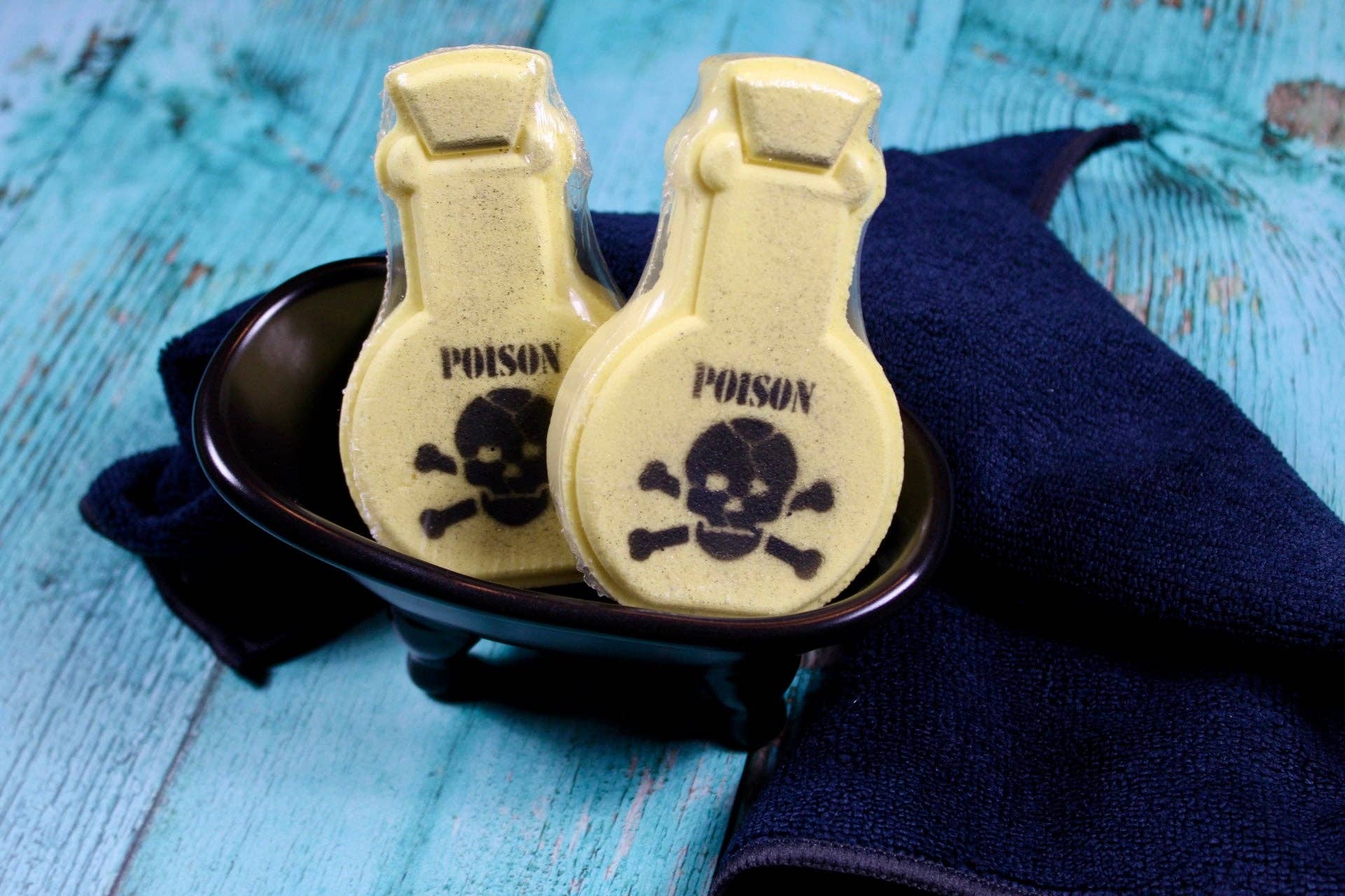 Wicked Bubbles LLC - Wholesale Bath Bomb/Fizz - Bath bomb - 4.5 oz - Potion Bottle2