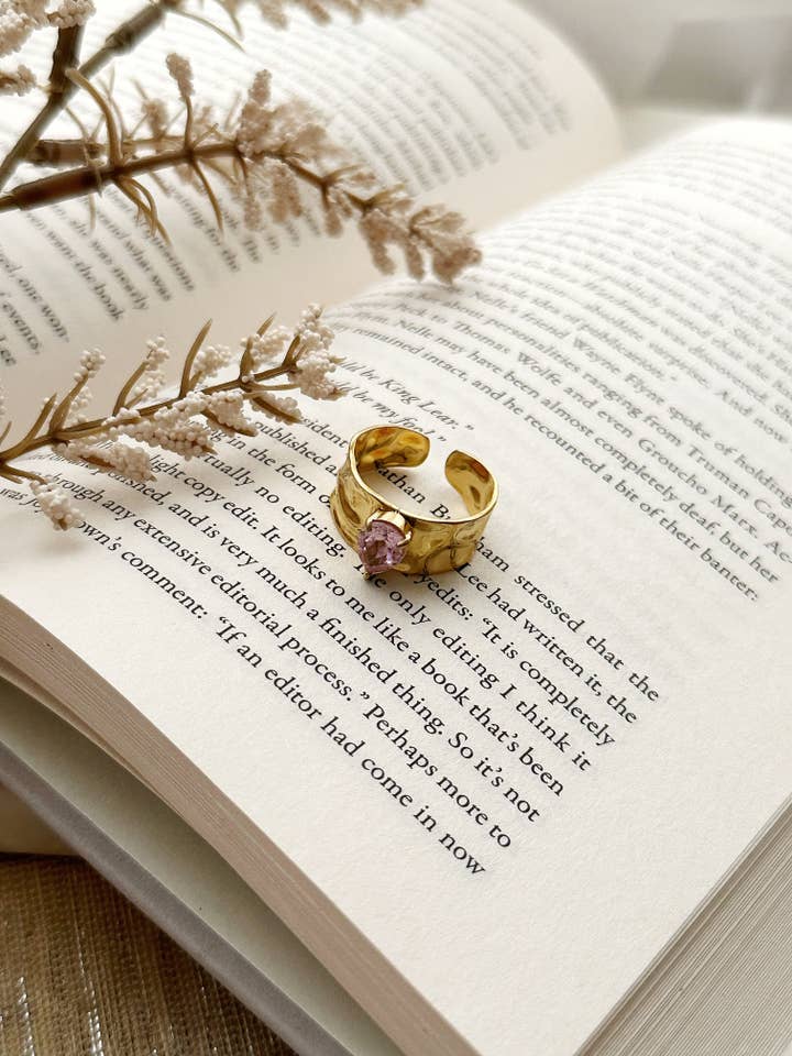 8424JR - Jenny guldpläterad ring för wholesale av Renee and Renae | Formerly The Katz Meow Creations