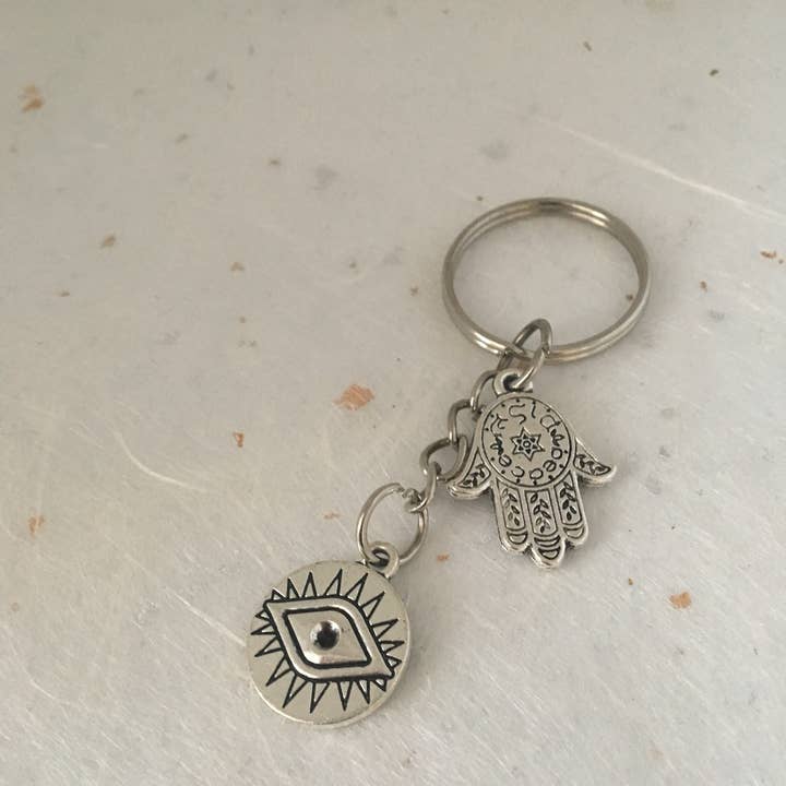 Roshni Desai & Things – wholesale Keychain – Unisex – Hamsa Hand Evil Eye Keyring Keychain Unisex1