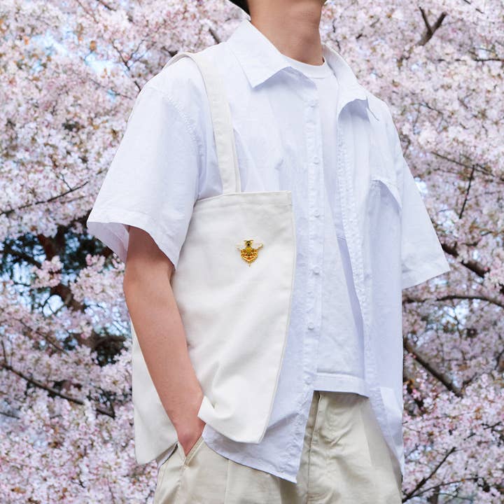 Vermilion Collection - Wholesale Lapel pin/button - daparo Enamel Pins "Eastern Honey Bee"5