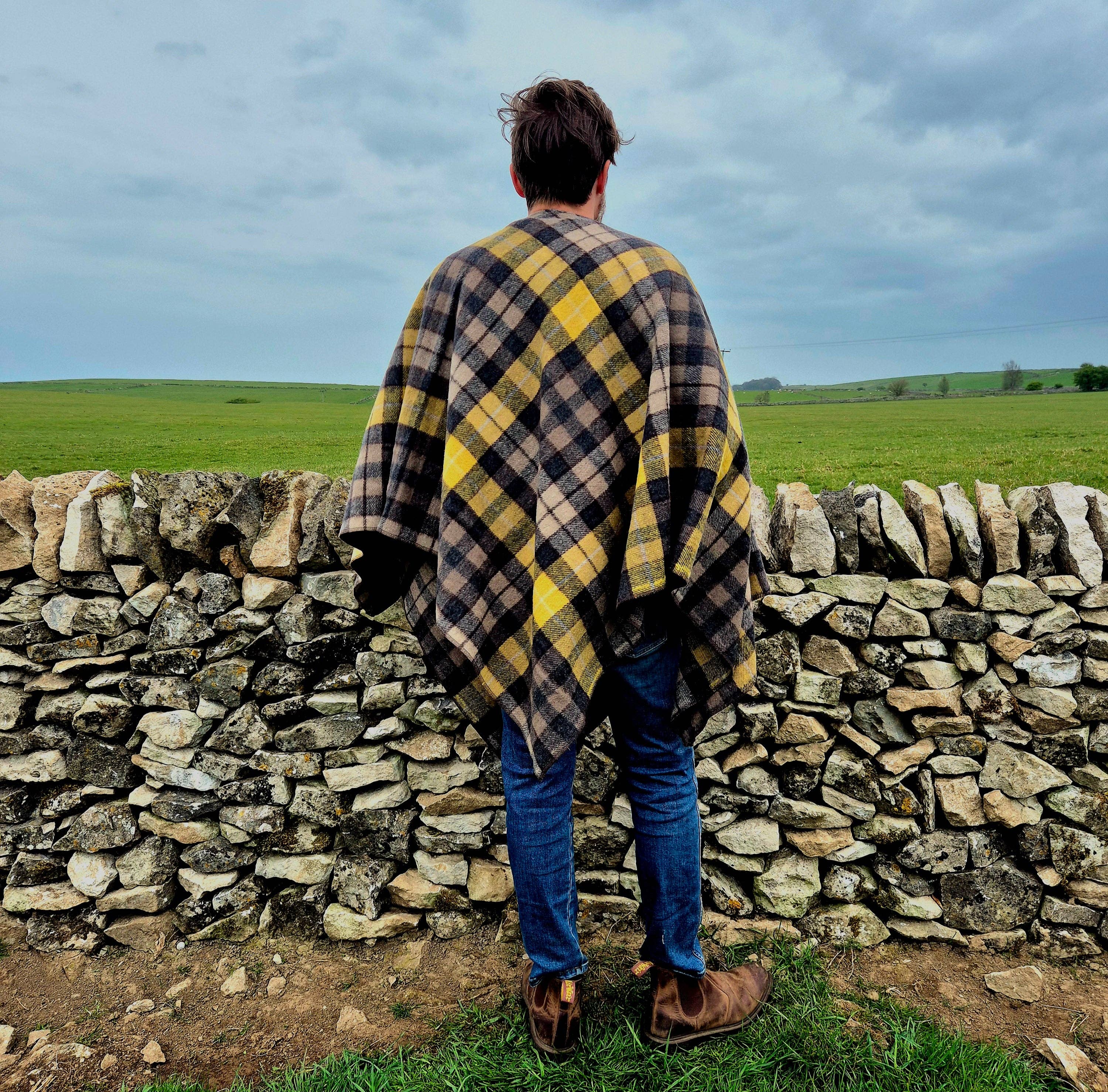 Journeyman Handcraft – wholesale Poncho – Men′s – Wool Poncho4