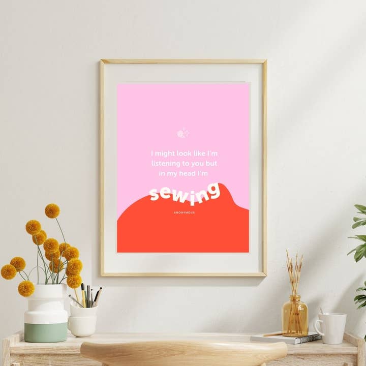 I mit hoved syr jeg kunsttryk for engroshandel hos Sew Confident