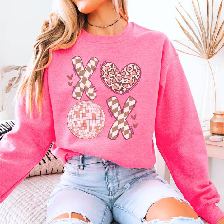 ATTA TOOD Wholesale - Wholesale Graphic Sweatshirt - Women's - Retro XOXO Valentine women's graphic sweatshirt, Boho crew5