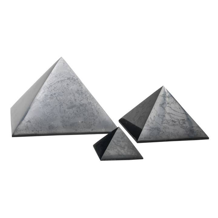 Meraki Gemstones – wholesale Spiritual stone/crystal – Shungite Pyramid Polished 15cm