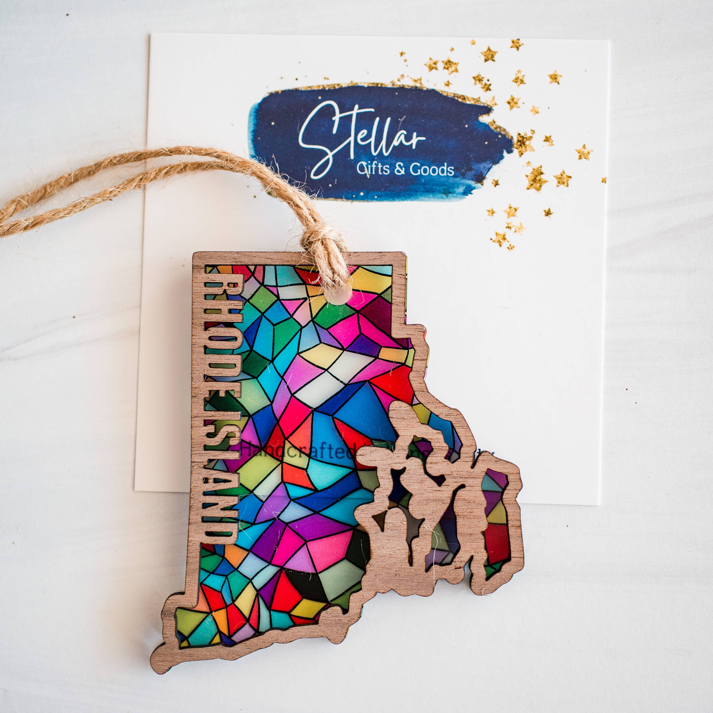 Stellar Gifts & Goods Wholesale - Vente Objets de décoration - Ornements - Vitrail Fête d'État - Noël Local41