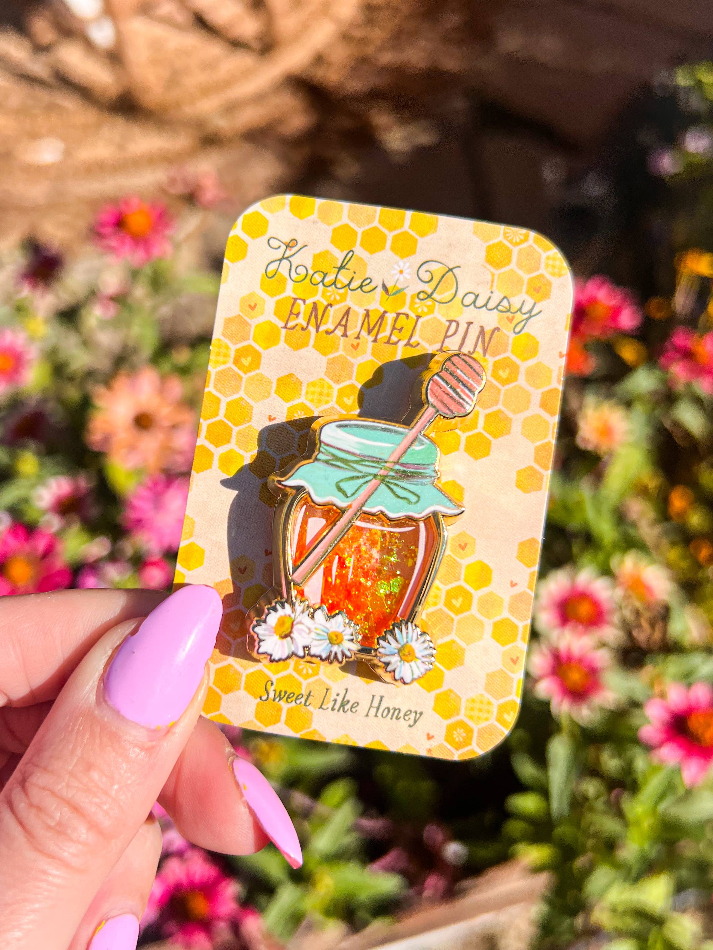Katie Daisy - Wholesale Lapel Pin/Button - Honey Jar Interactive Enamel Pin  0