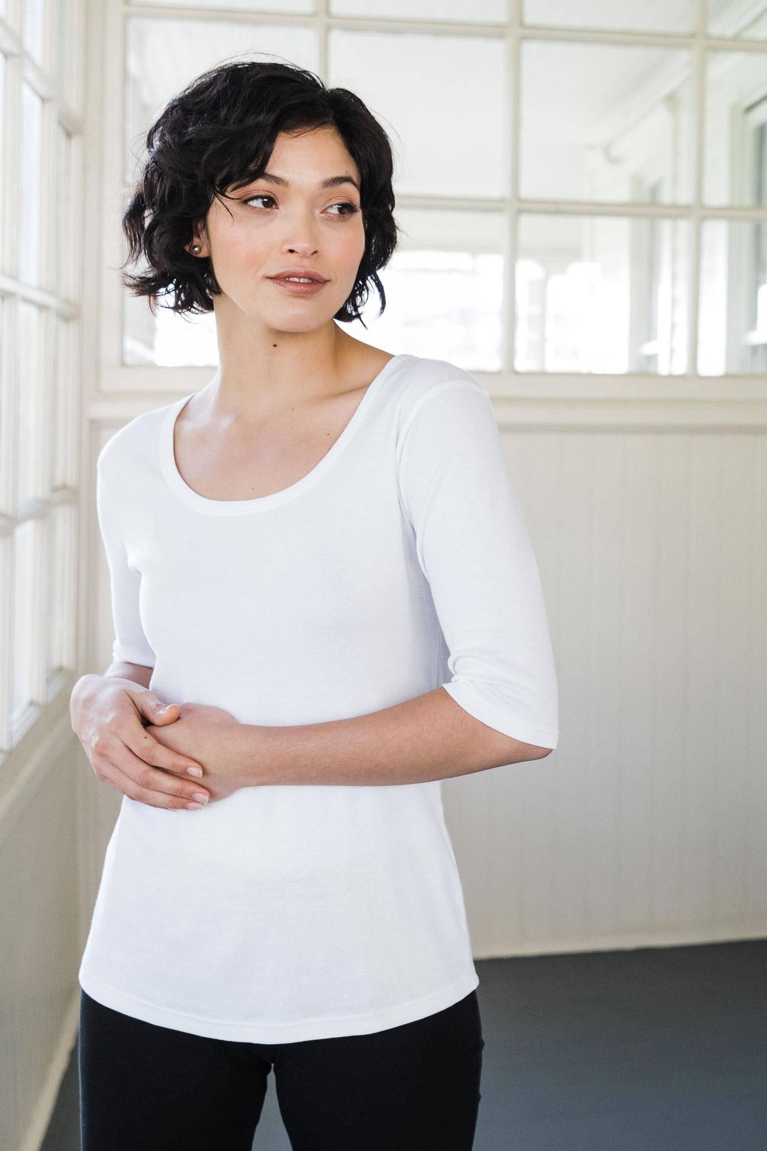 INDIGENOUS Impact Fashion – wholesale T-shirt (utan tryck) – Dam – VÄSENTLIG SCOOP TEE4