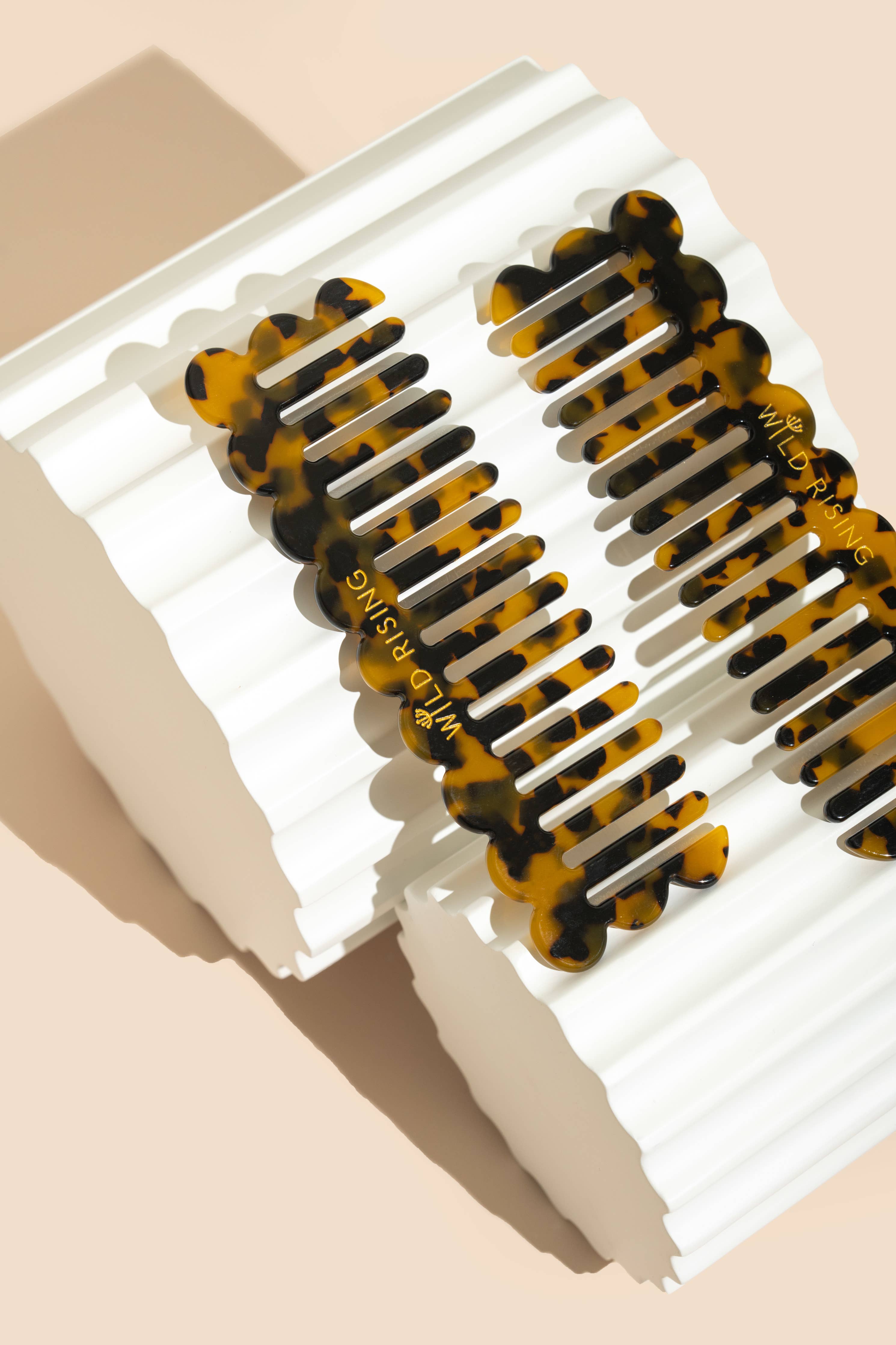 Wild Rising Skincare - Wholesale Hair Brush/Comb - Sustainable Brown Tortoise Shell Detangling Wide Tooth Comb0