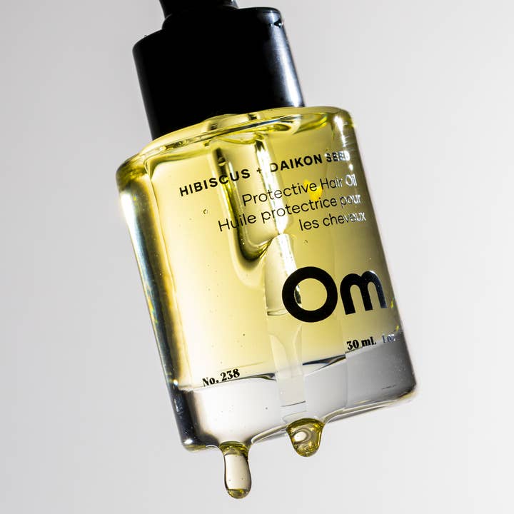Om Organics Skincare - Wholesale Hair Oil - Hibiscus + Daikon Seed Protective Hair Oil6