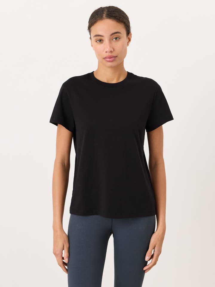 T-shirt ras du cou essentiel en tissu doux pour femmes pour la vente par Pact