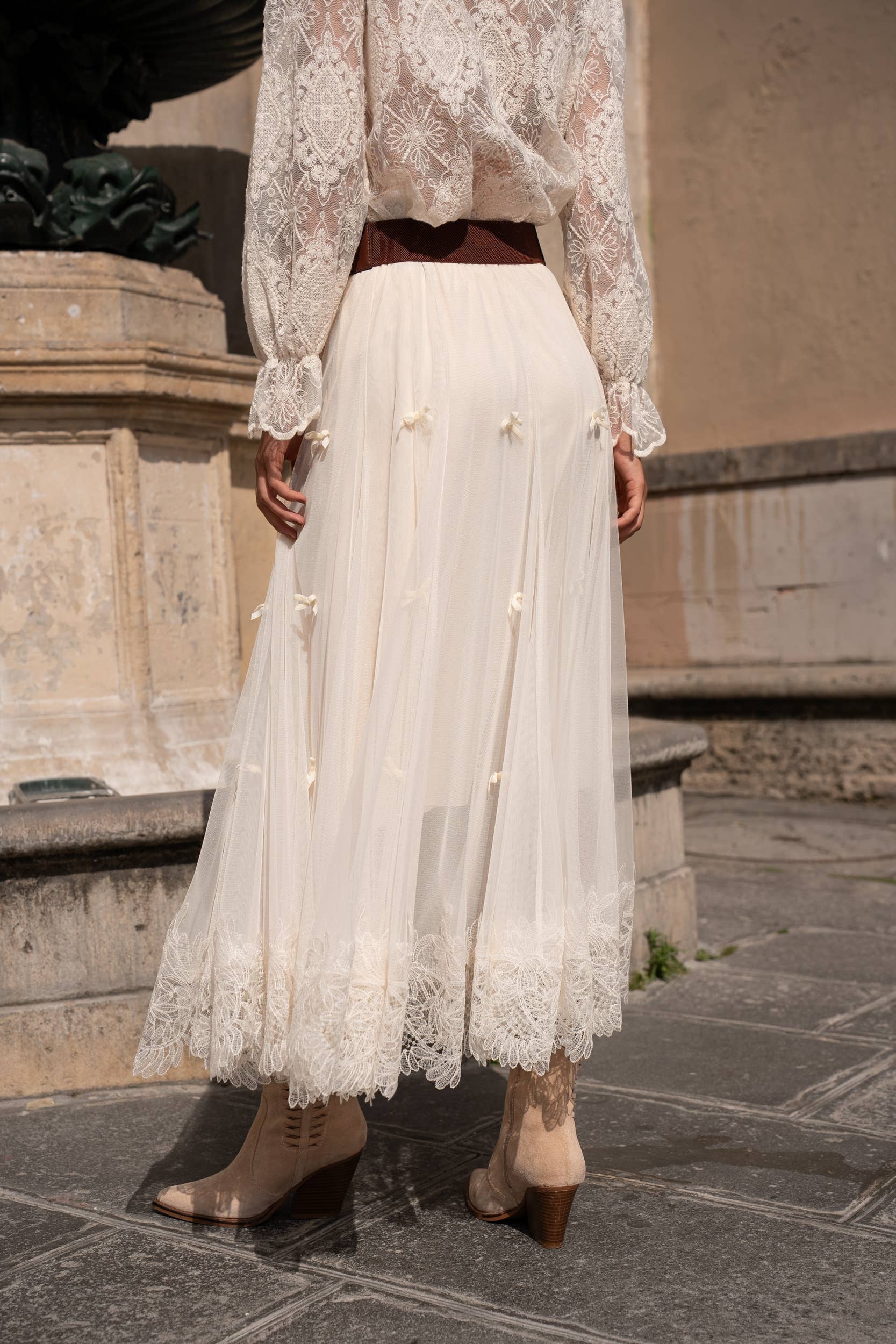 CHOKLATE PARIS – Engroshandel Nederdel - Dame – Lang tylskørt med sløjfer og broderi - CK0838712