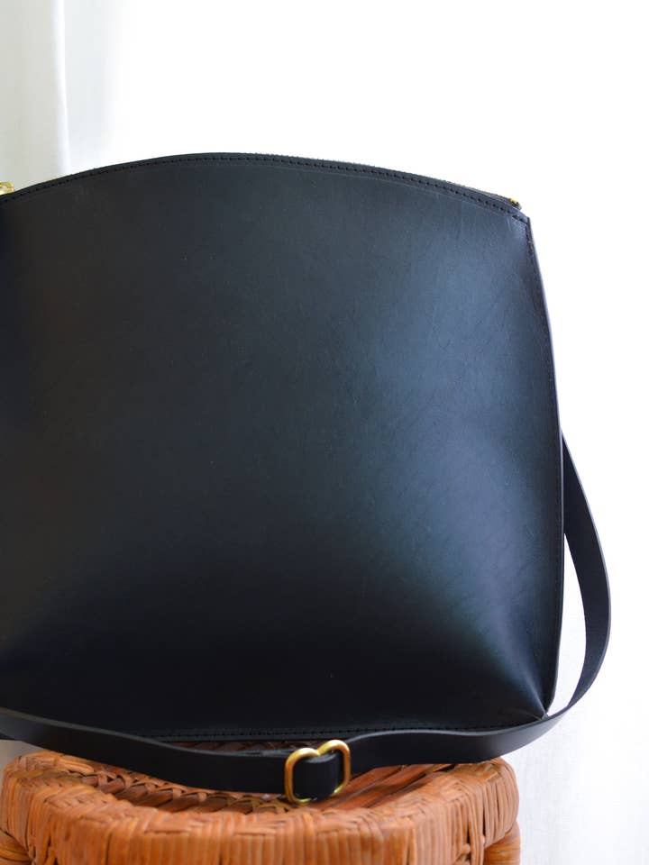 La borsa Vivian per la vendita all'ingrosso da parte di STUDIO ATREYU