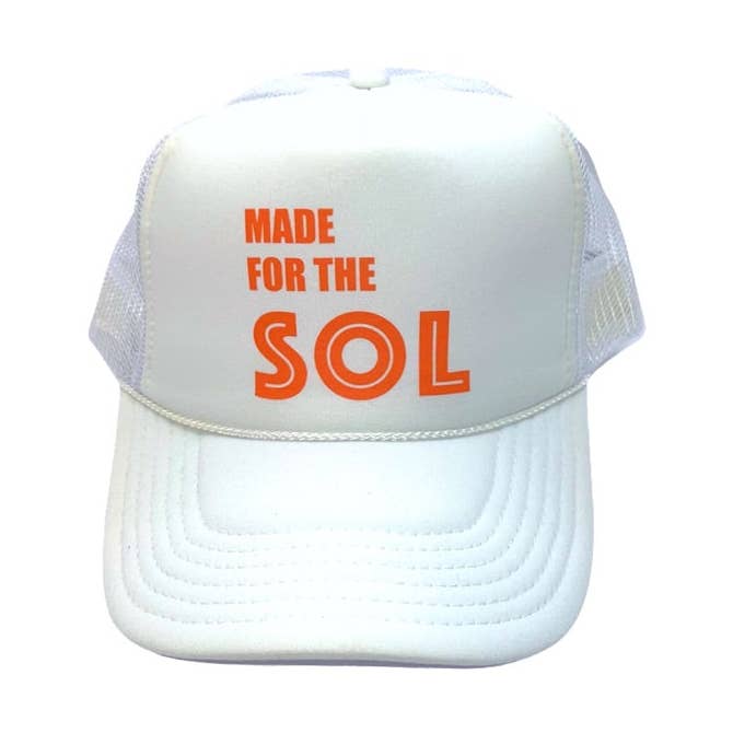 LAVET TIL SOL Trucker Hat for engroshandel hos Moliko LLC.