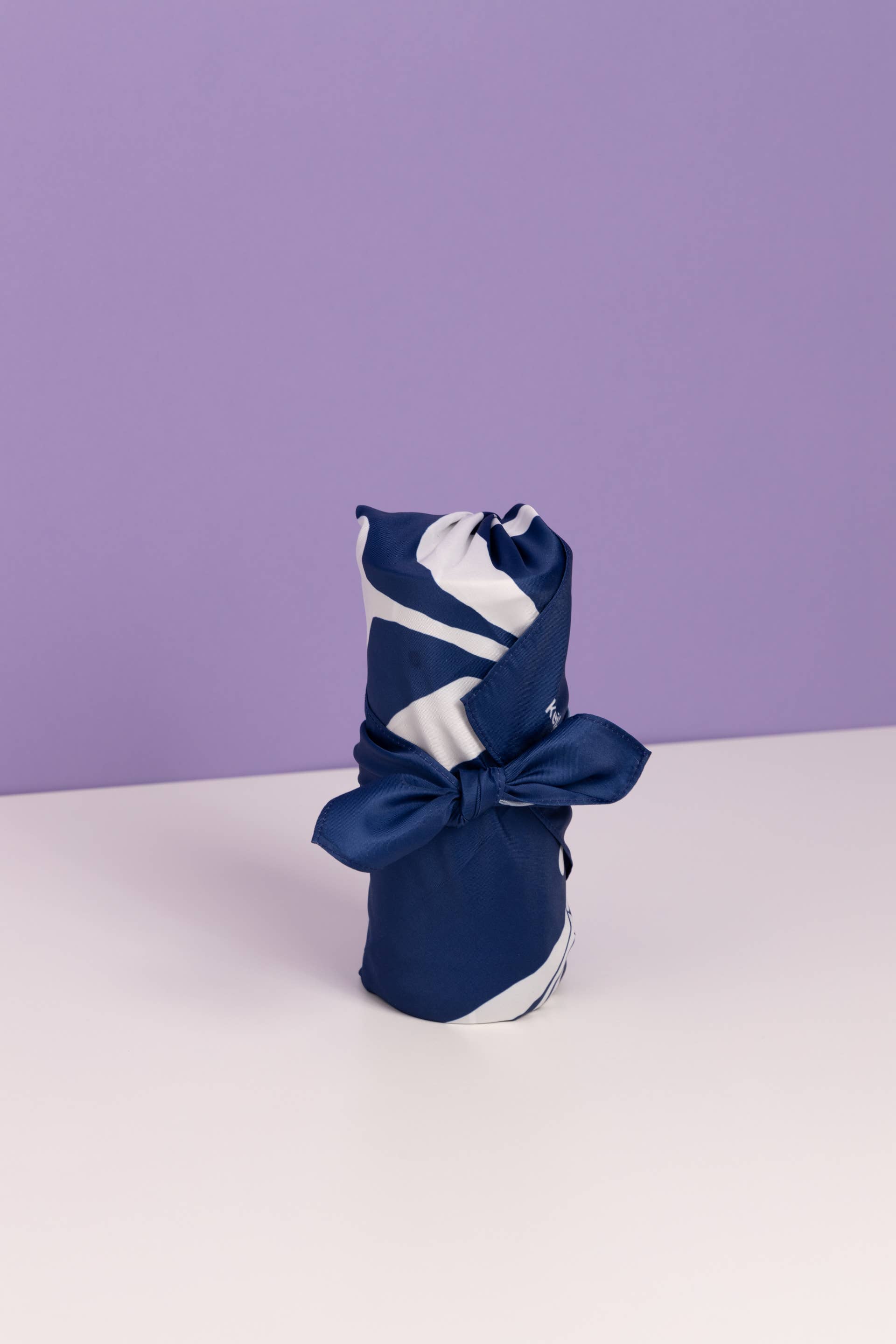 Keiko Furoshiki - Wholesale Flat Wrap - Furoshiki Reusable Japanese Fabric Gift Wrap Tulip on Water4