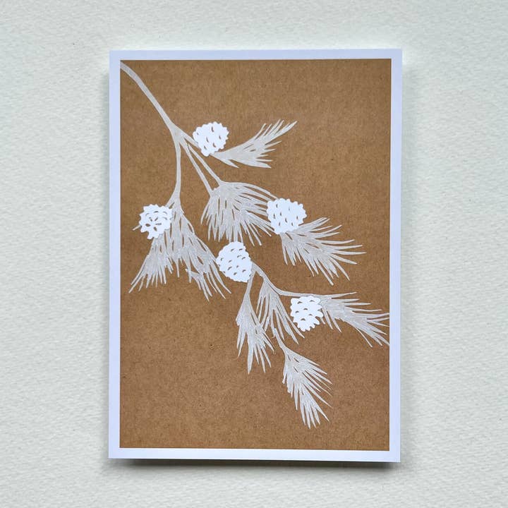 Carte postale branche de pin pour la vente par Spitzenkunst