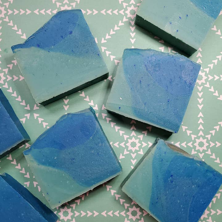 Savon à la vanille au bois de santal pour la vente par White Dog Soaps & Candles