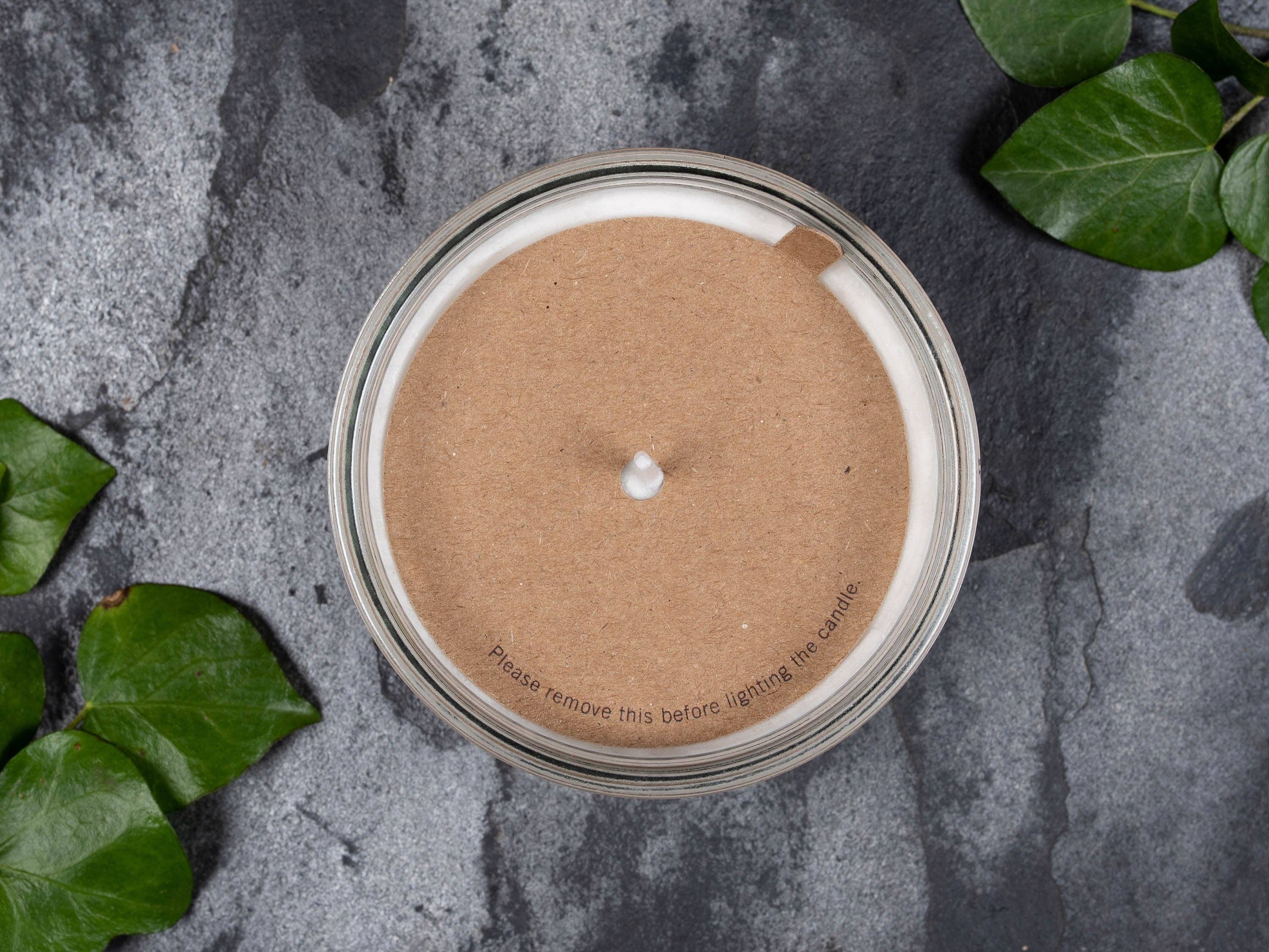 Fernery Designs - Vente Bougeoirs - Cache-poussière en papier kraft pour mèche en coton - « Retirer ceci avant d'allumer la bougie »6