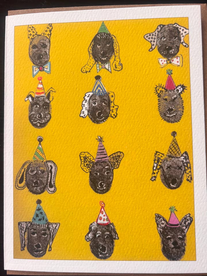 Valpar i festhattar tumavtryckshundar gul sällskapshund kort för wholesale av Bernie Street Studios