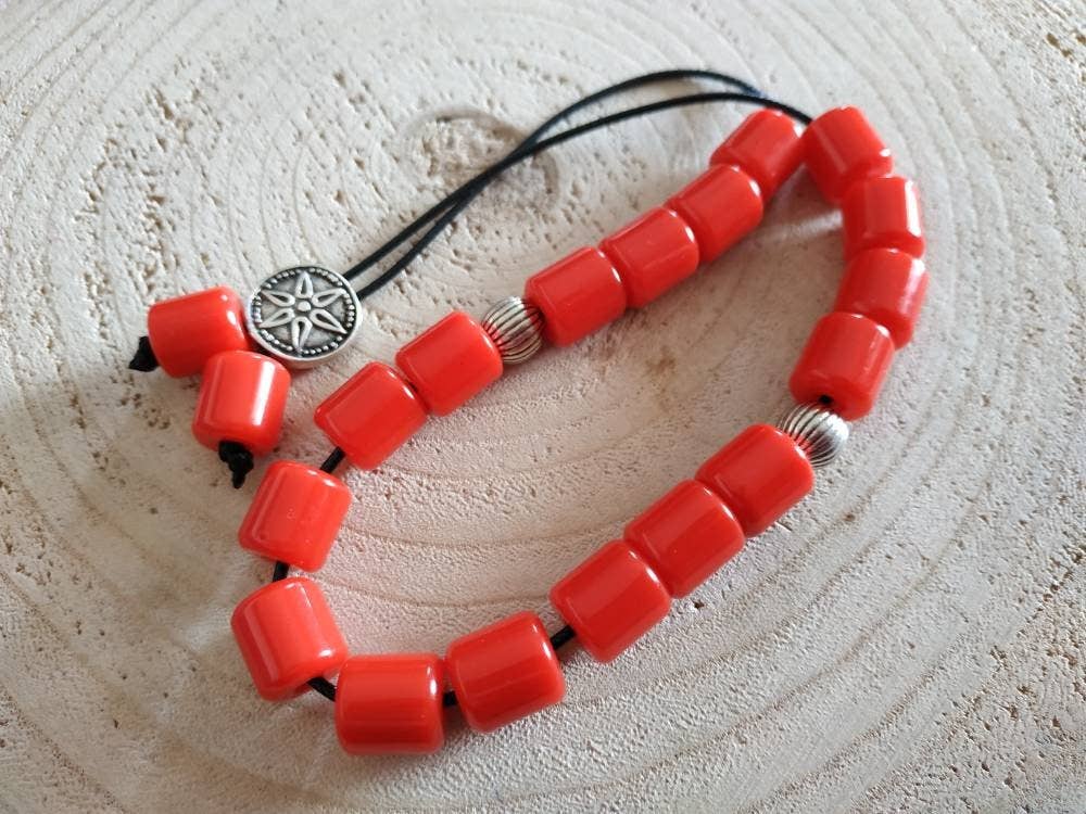 Kalliopi P. Giannoula - Poppygshop – wholesale Beaded bracelet – 21 red resin worry beads4