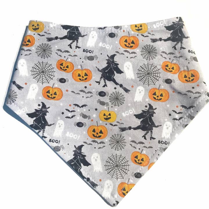 Mulher Bruxa - Bandana para Cão de Halloween com Fantasma de Bruxa Cinzenta por atacado de Very Vintage Designs