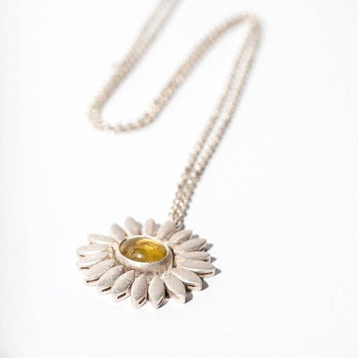 Sterling Silver Daisy Pendant with Lemon Quartz for wholesale by idiliusjewelry