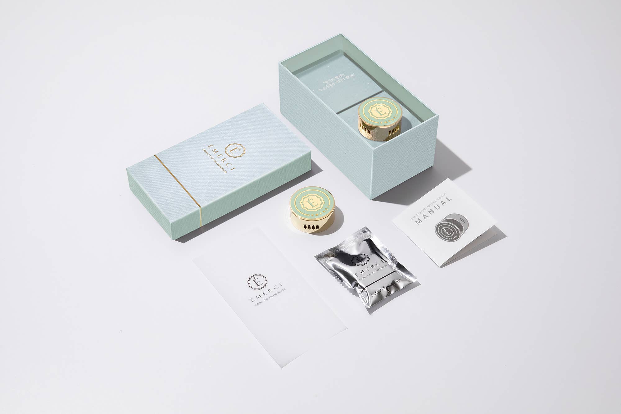 Émerci Mint Luxury Car Vent Clip On Air Freshener Gift Set for wholesale on Faire1