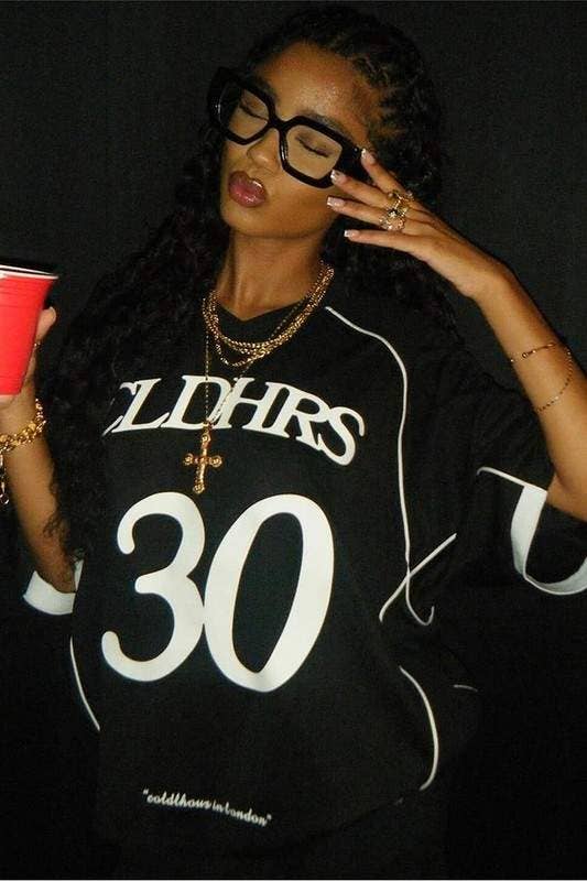 BLACK v neck oversized t shirts for wholesale on Faire1