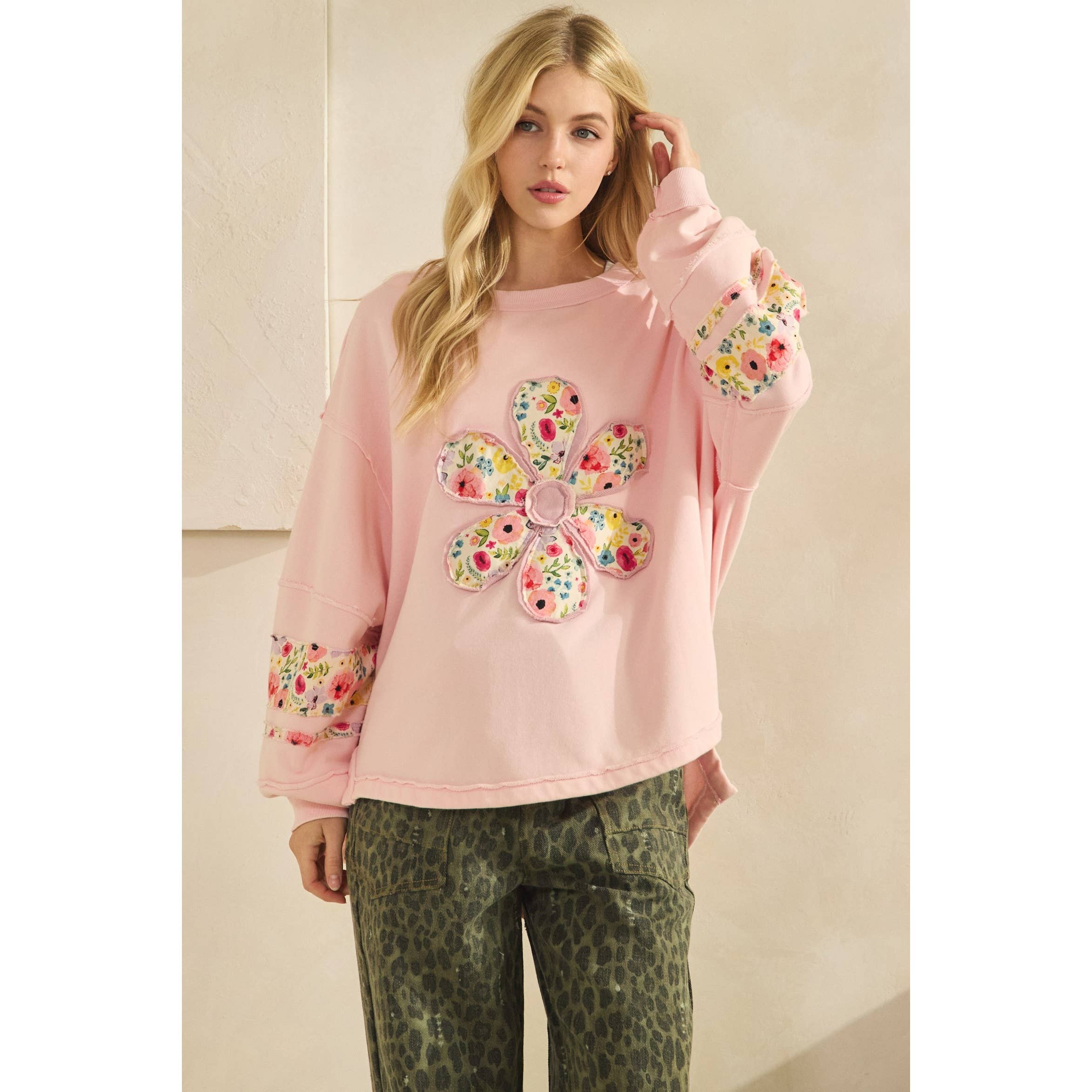 Sage + Fig - Wholesale Sweatshirt - Dames - SWEATSHIRTS MET LANGE MOUWEN EN APPLICATIES MET MADELIEFJES (ST7240)16